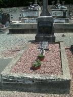 Sépulture de Georges Batiot dans le cimetière des Essarts