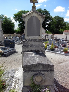 Sépulture Buche-Madé dans le cimetière d'Aubigny