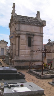 Chapelle Escalier-Maigre dans le cimetière des Sables d'Olonne