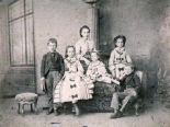 Famille Gaillard-Trastour, de gauche à droite : Joseph, Louise, Marie, Clémentine, Eugénie et Léon