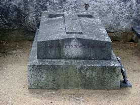 Sépulture d'Anselme FRAPPIER dans le cimetière de Toutlemonde